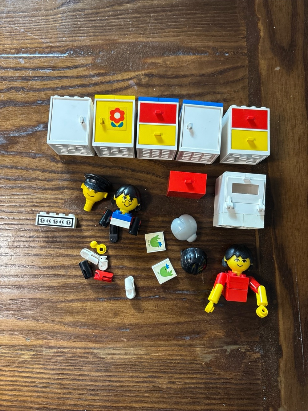 Vintage LEGO Homemaker Kitchen Lot 1970s Maxifig Furniture Parts Partial Set